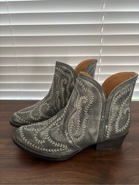Sterling River leather embroidered western ankle boots size 11 NWOT